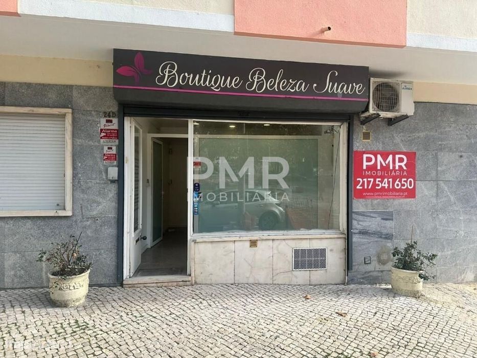 Loja para arrendamento no Lumiar