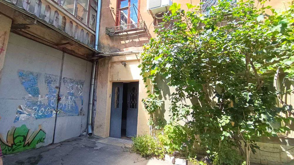 Продам дві квартири в центрі Одеси - пл. Соборна!