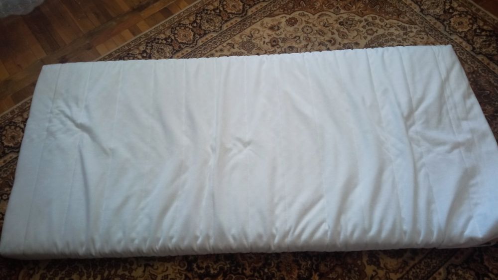 Продам матрас 1500грн