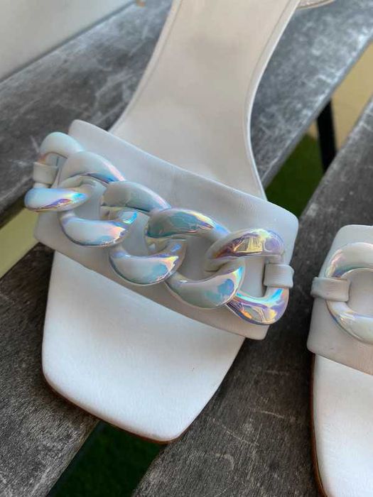 Sandália branca Stradamia