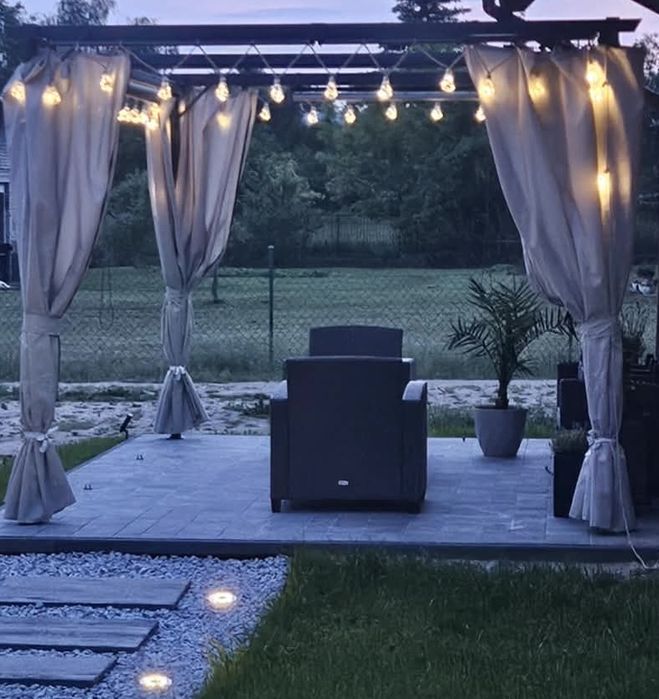 Pergola tarasowa 3x4 z zaslonami i roletami
