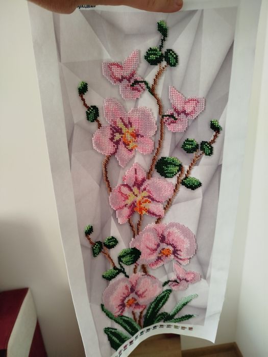 Квітуча орхідея вишита  чеським бісером