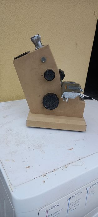 Microscópio antigo