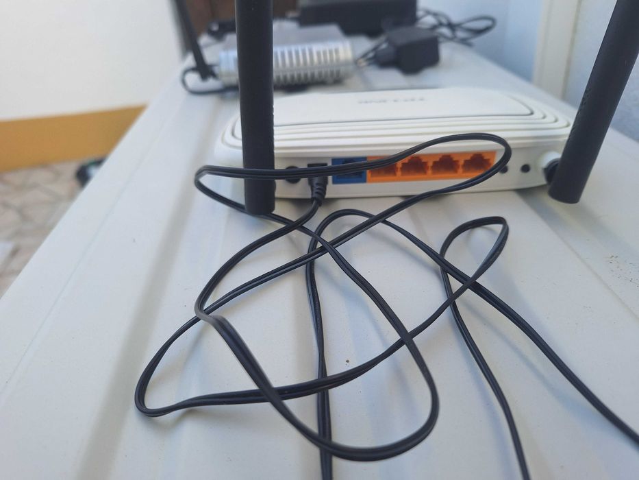 Router Wi-Fi TP-Link 300Mbps (TL-WR841N / TL-WR840N)