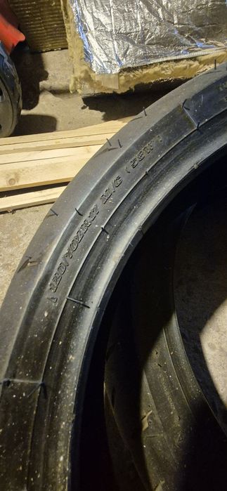 Шини на мотоцикол спорт хонда cbr600rr