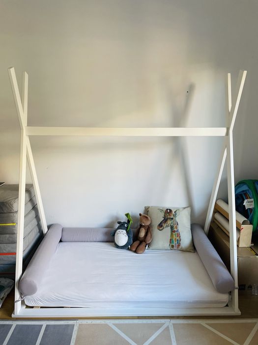 Cama tipi infantil (140x70cm) com colchão premium e almofadas