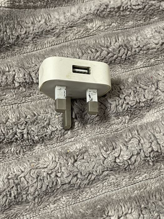 USB адаптер Apple (британська вилка)