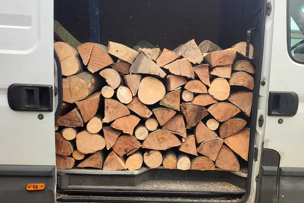 Sprzedam drewno opałowe do pieców CO oraz kominków, z transportem do klienta.