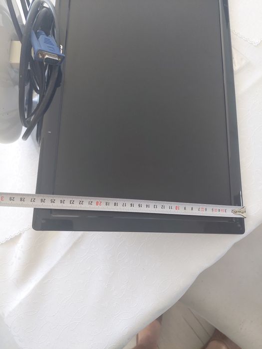 Monitor komputer led