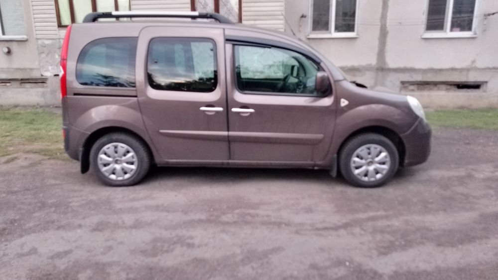 Продам Рено Кенго 2012.