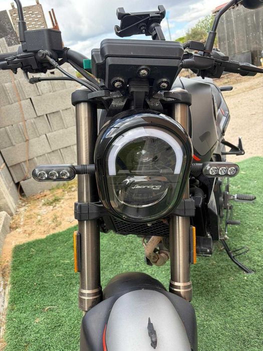 Benelli Leoncino 125