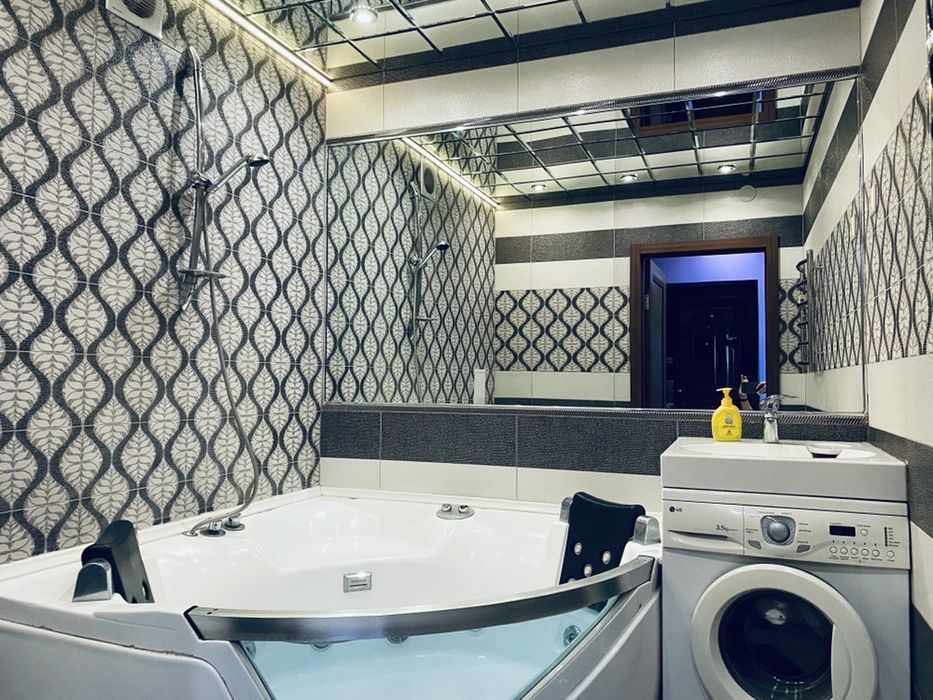 LUX с ДЖАКУЗИ!!!Вид на Днепр! Почасово 2 часа- 700грн!