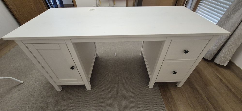 Secretária Hemnes + Cadeira