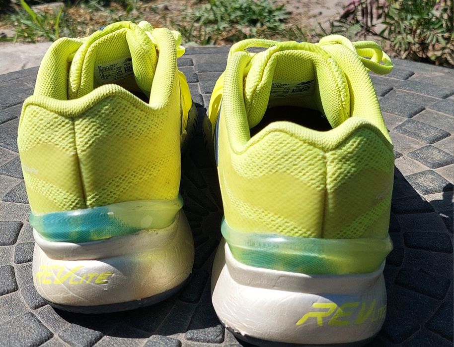 кросівки New Balance