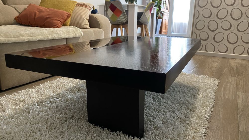 Mesa de centro preta Antarte