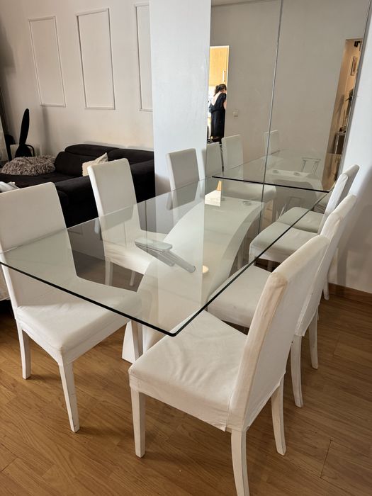 Mesa com 6 cadeiras