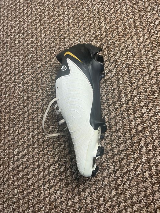 Копки Nike Phantom Gx