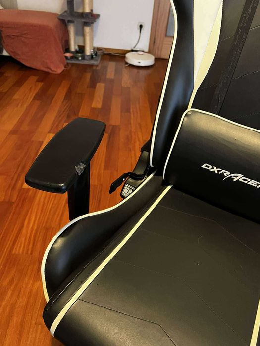 Cadeira Gaming DXRACER Prince Series P08 - Preto/Branco