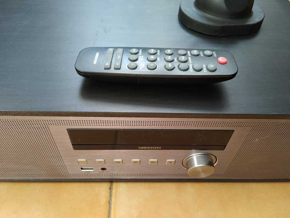 Мультимедійний центр Medion Bluetooh / FM DAB / CD/USB / Line-In 2x15W