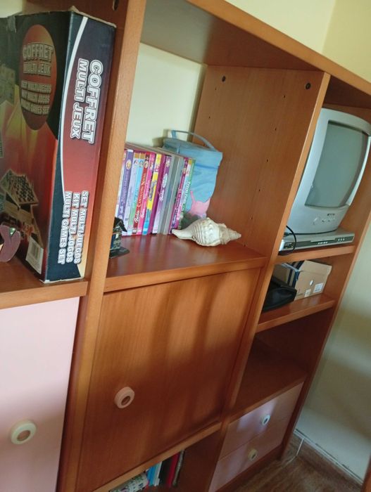 Estante em cerejeira lacada