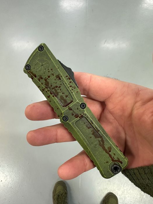 Microtech Combat Troodon T/E Gen III Outbreak Signature Series Deep