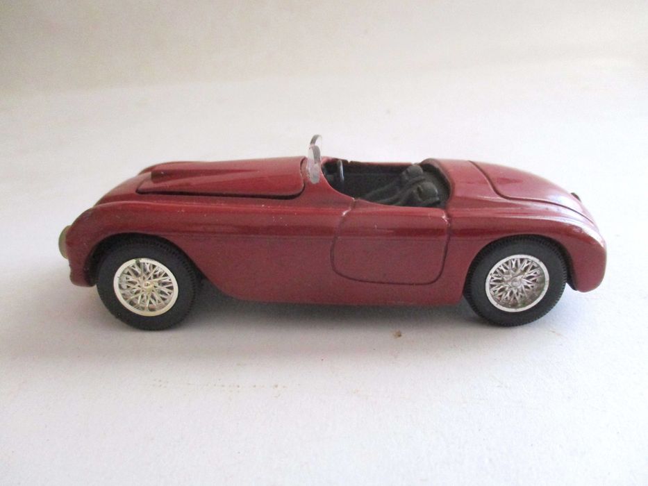 Carros miniaturas de colecção