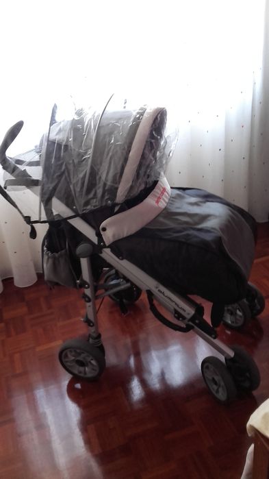 Carinho bebé usado
