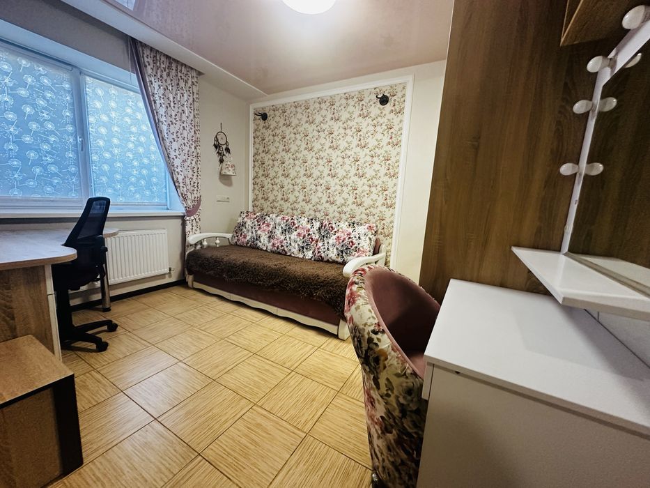 2 этажный дом  4-к  в районе улицы Луговской