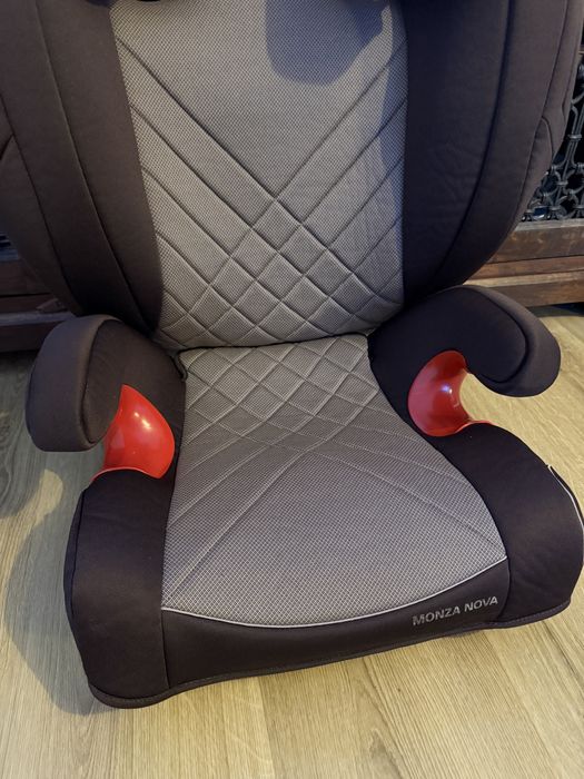 Zadbany fotelik  samochodowy RECARO Monza Nova 2 Seatfix 15-36 kg