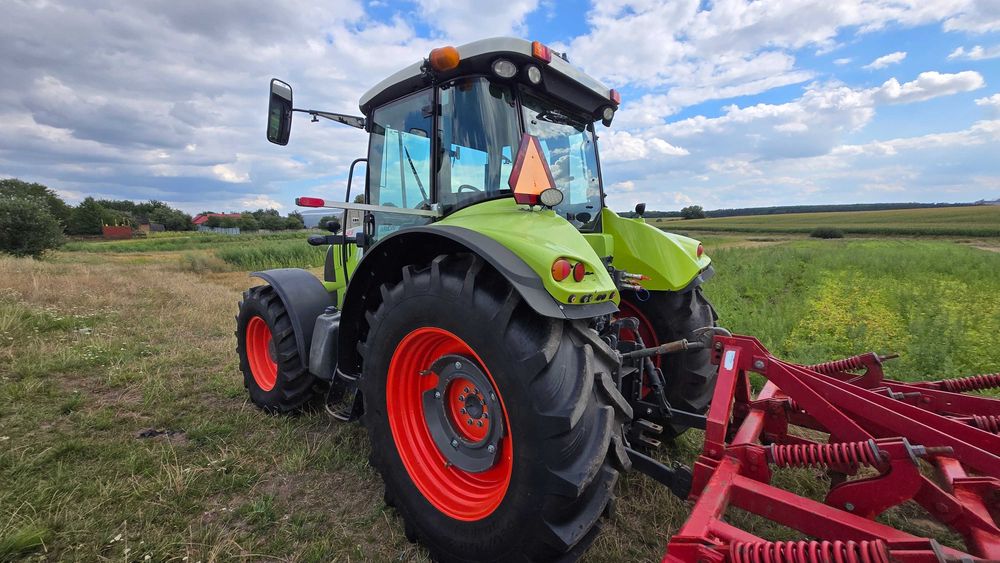 Трактор Claas Arion 620