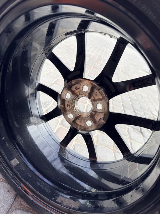 Колеса Tesla Model 3 диски шини датчик ковпак