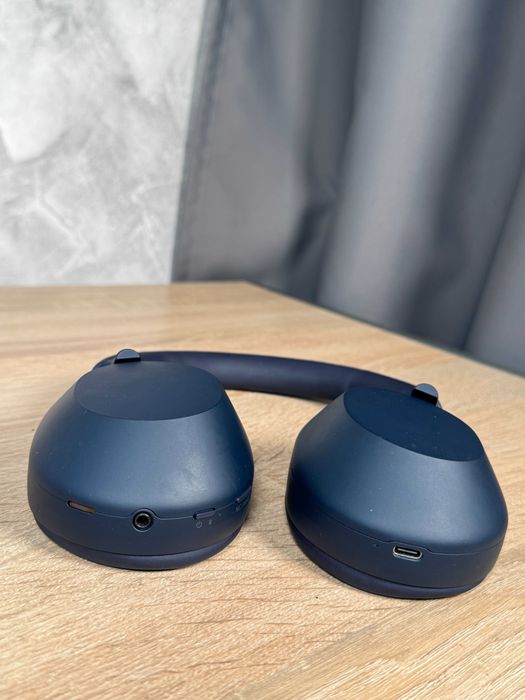 Топові навушники Sony WH-1000XM5 сині