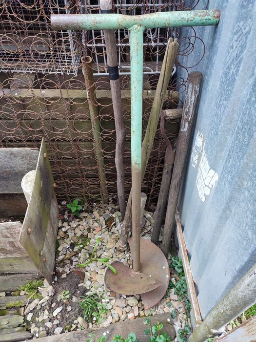 Форми для паркану, огорожі з бетонних виробів, кришки