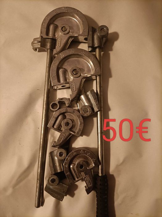 Curvador de tubos mais faramentas varias