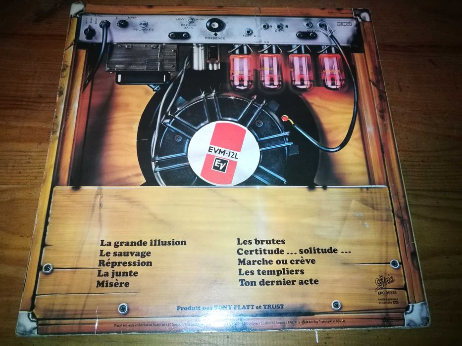 TRUST   (Hard-Rock / Metal)  Marche  Ou   créve  LP