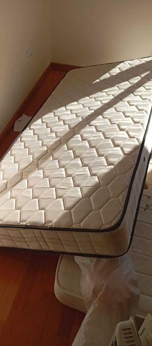 Colchão de solteiro em ótimo estado