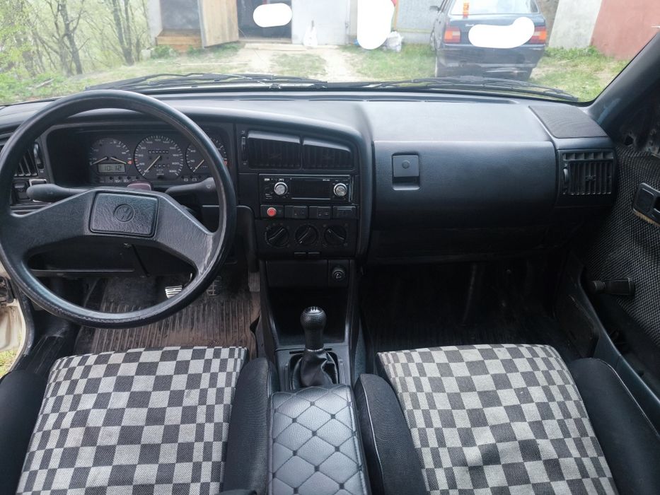 Volkswagen Passat B3 1988р. 1.8л (90 к.с)