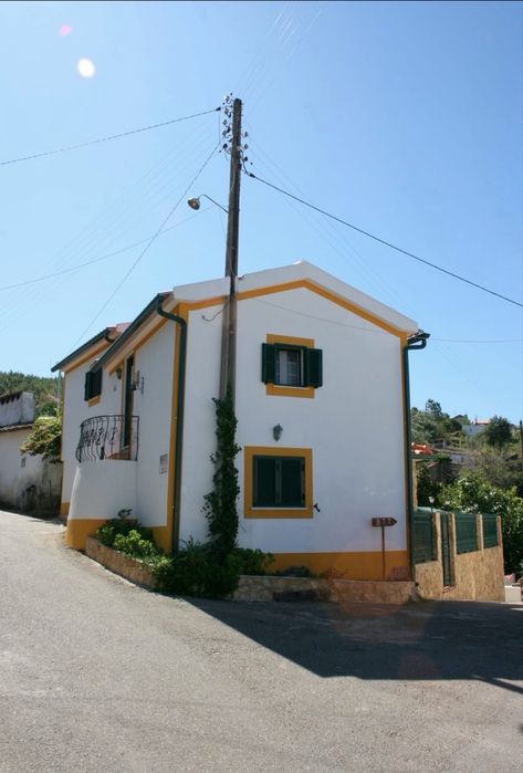 Casa na barragem de castelo de bode, no concelho de Vila de Rei