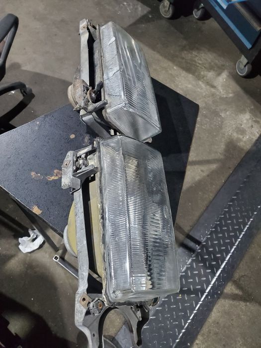 Фара передня права Ауді 80 б2.дорестайл.(78-84)