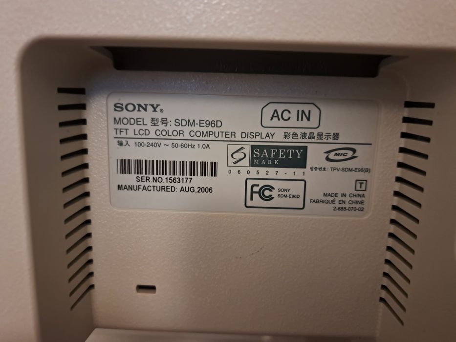 Monitor SONY LCD 19" cali – Sprawny, Retro Klimat (DVI-D)