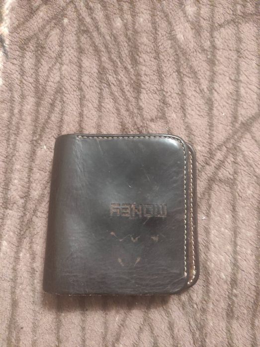 Кошелек,  портмоне.