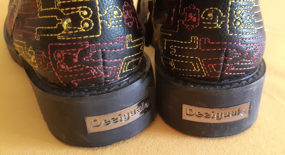 Botas Desigual - tamanho 36