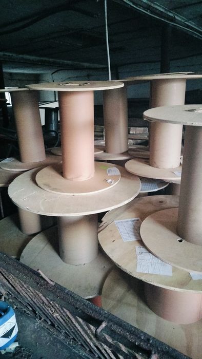 Sprzedam szpule nadające się na stoliki lub kwietniki