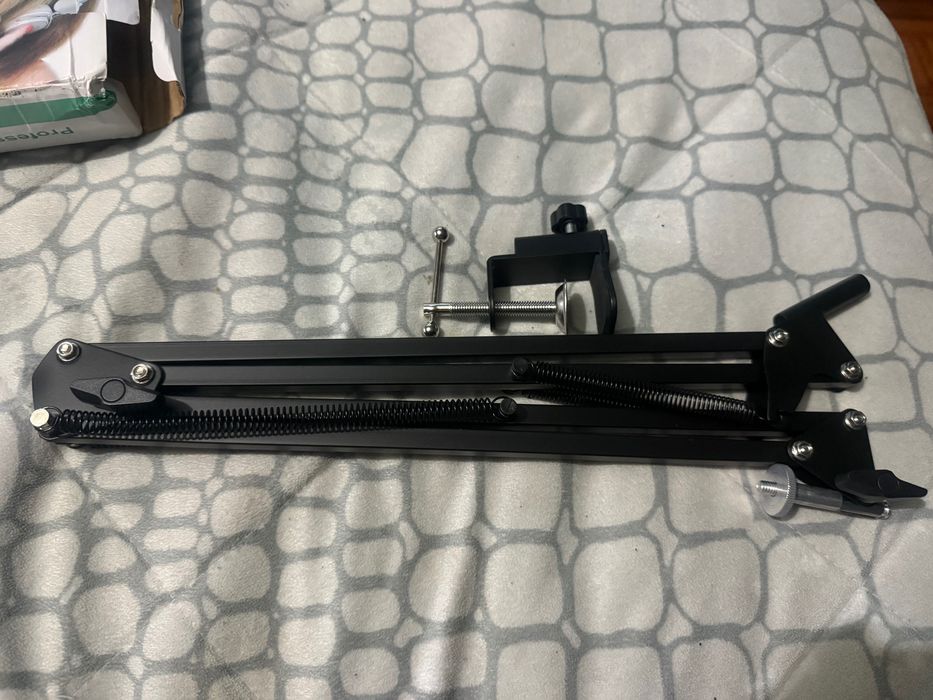 Suporte para microfone (novo - sem uso)