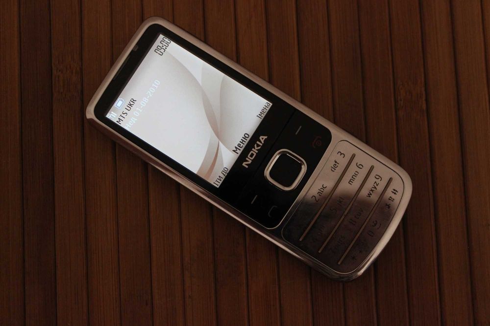 Телефон Nokia 6700