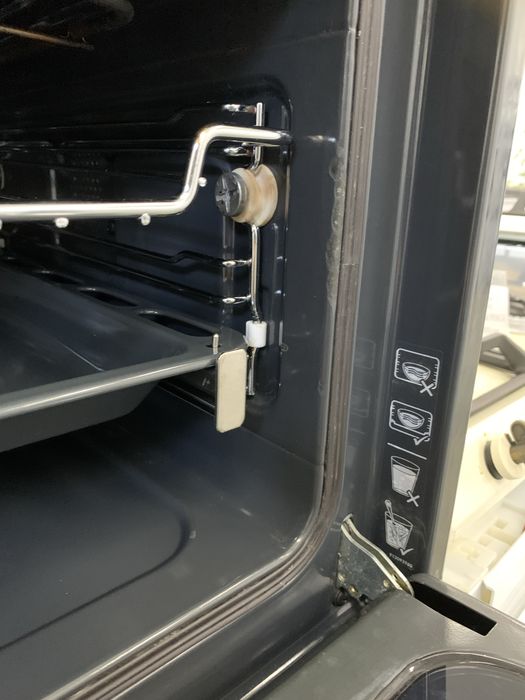 Духова шафа Smeg SF4604PMCNX