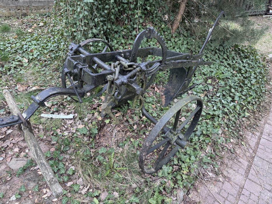 PRL zabytkowy PŁUG KONNY dwuskibowy okazja super stan