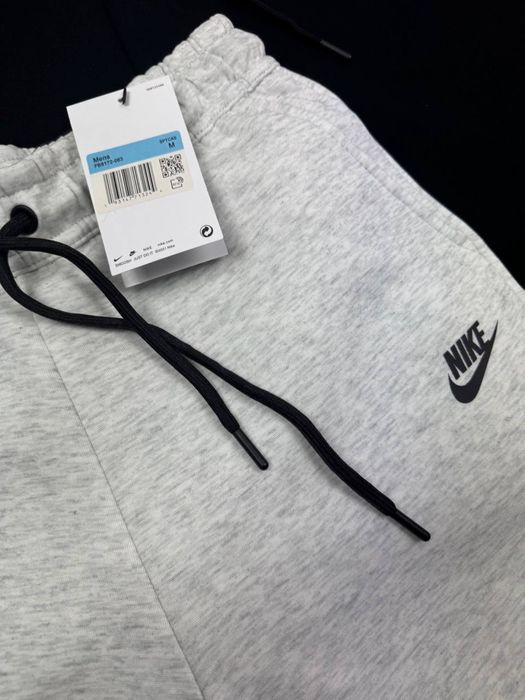 Мужские спортивные шорты найк Nike Tech Fleece