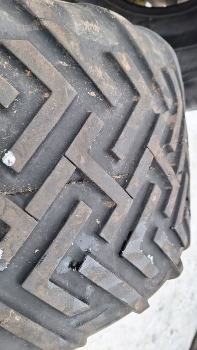 Opona 31x15.50-15 bkt