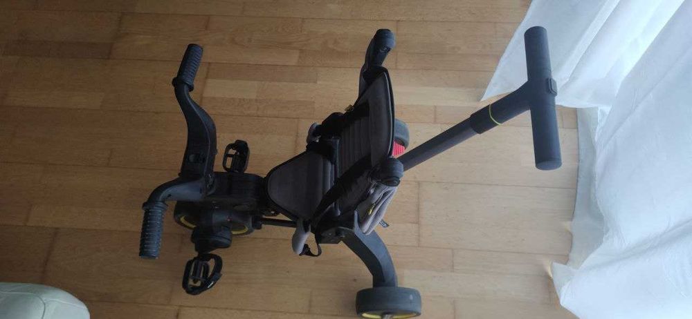 Doona Liki Trike S1 (triciclo dobrável / dimensões mala de cabine)